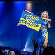 Tayanna признается в любви Украине в новой песне «Горы»