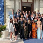 Яркие выходы в честь Украины: Саша Рэй посетила Каннский кинофестиваль