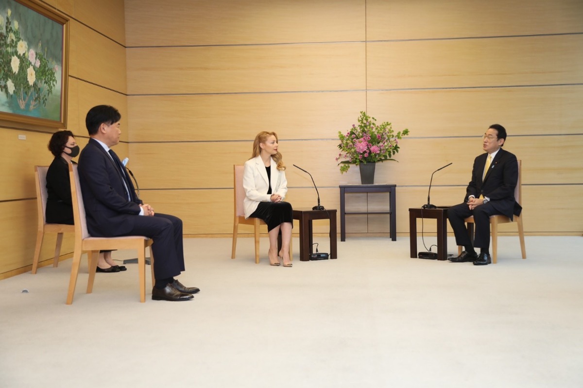 Тина Кароль встретилась с премьер-министром Японии