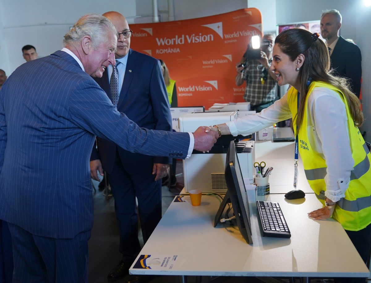 Принц Чарльз зустрівся з українськими біженцями у Румунії