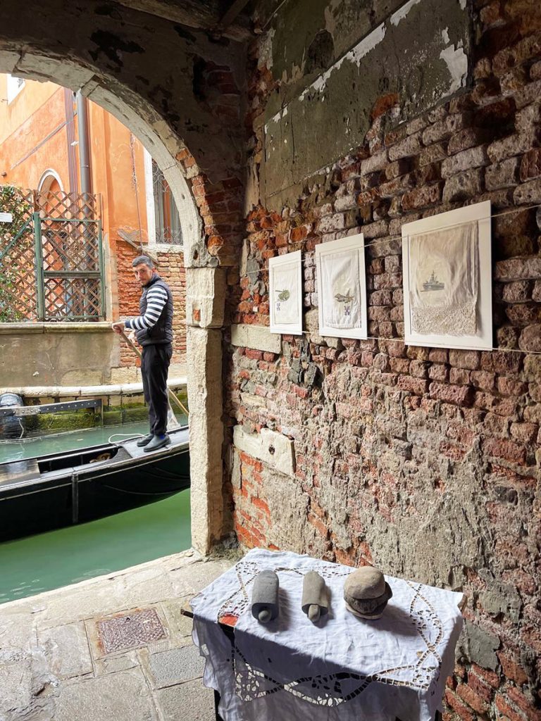 «Мистецтво говорить не словами»: Жанна Кадирова про проєкт «Паляниця», участь у Венеційській бієнале та життя в селі