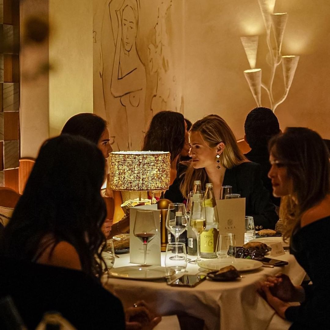 «В Париже мало достойных заведений греческой кухни»: Анна Андрес об открытии своего ресторана, помощи Украине и семейных планах