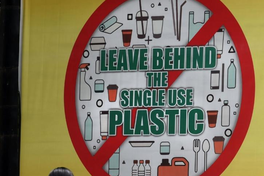 Індія заборонила використання одноразових пластикових трубочок та стаканчиків
