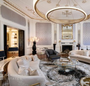 Штаб-квартиру Дома Gucci выставили на продажу: рассматриваем интерьер