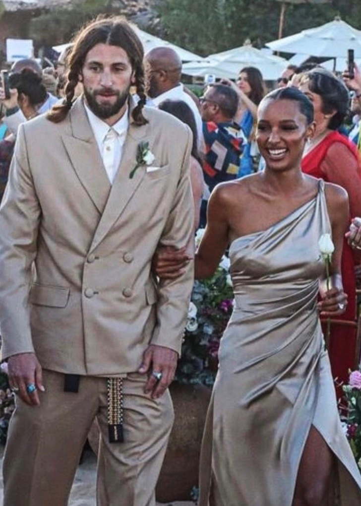 Яркая бразильская свадьба: топ-модель Лаис Рибейро вышла за игрока NBA Джоакима Ноа