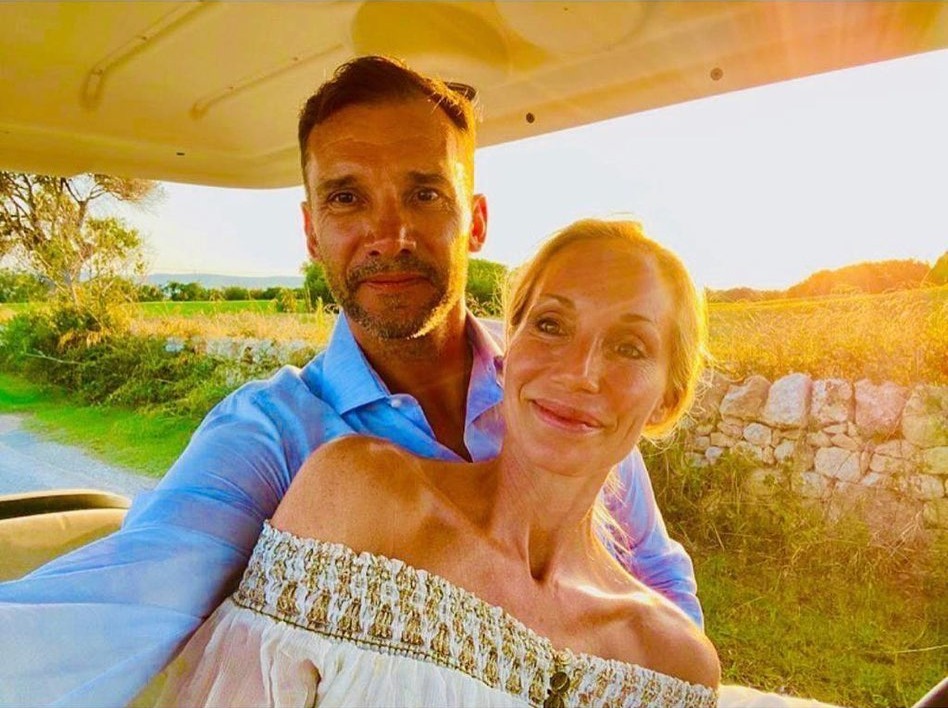 Андрей Шевченко показал фото с женой в ее день рождения