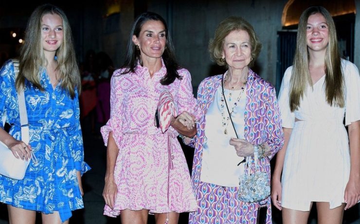 Королеву Летицію розкритикували за «надто молодіжну» сукню Zara