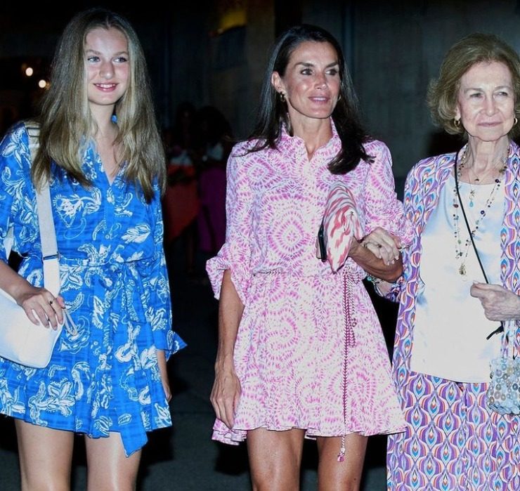 Королеву Летицию раскритиковали за «слишком молодежное» платье Zara