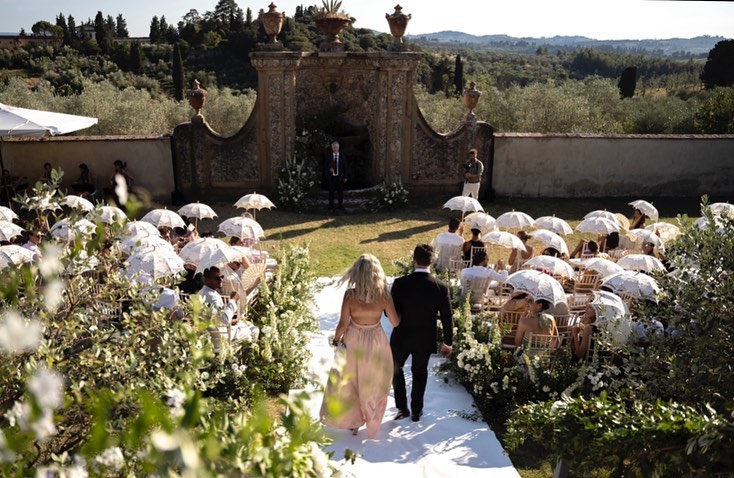 Модель Дафна Гроенвельд вийшла заміж, влаштувавши весілля на віллі у Флоренції