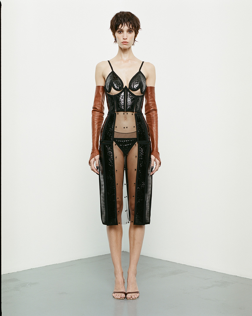Бренд FROLOV представил лукбук новой коллекции Hot Couture
