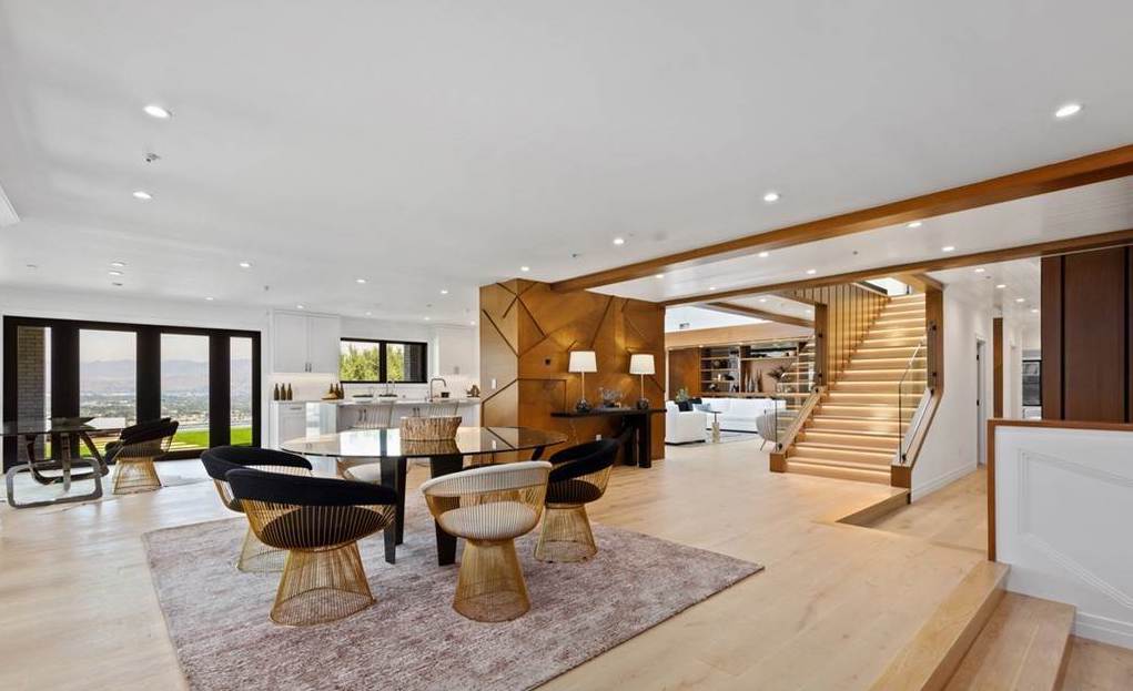 Ванесса Хадженс купила дом в Студио Сити за $7,5 миллионов: рассматриваем интерьер