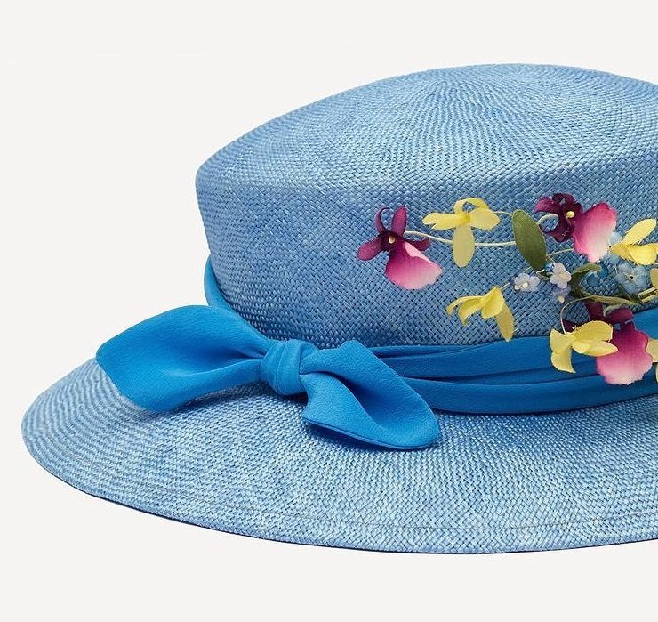 В коллекции королевы Елизаветы II появилась шляпка от Ruslan Baginskiy