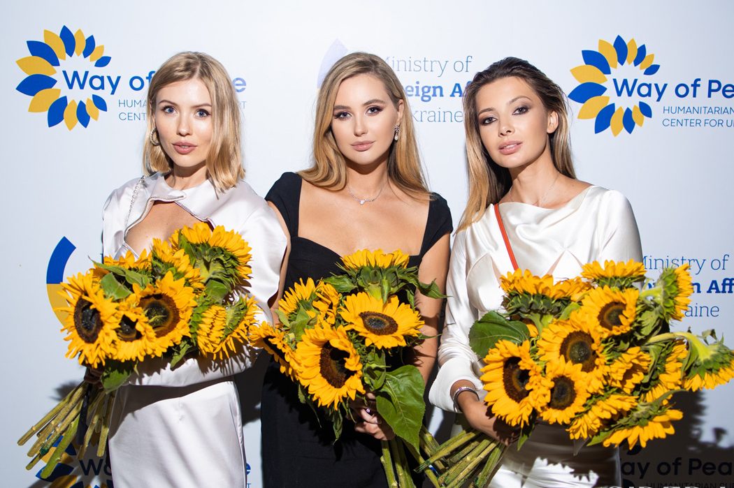 Ценные лоты и выступление Monatik: в Ницце прошел последний летний ужин Charity dinners