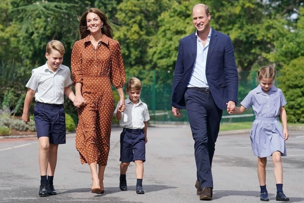 Кадр дня: Кейт Миддлтон и принц Уильям отвели детей в школу