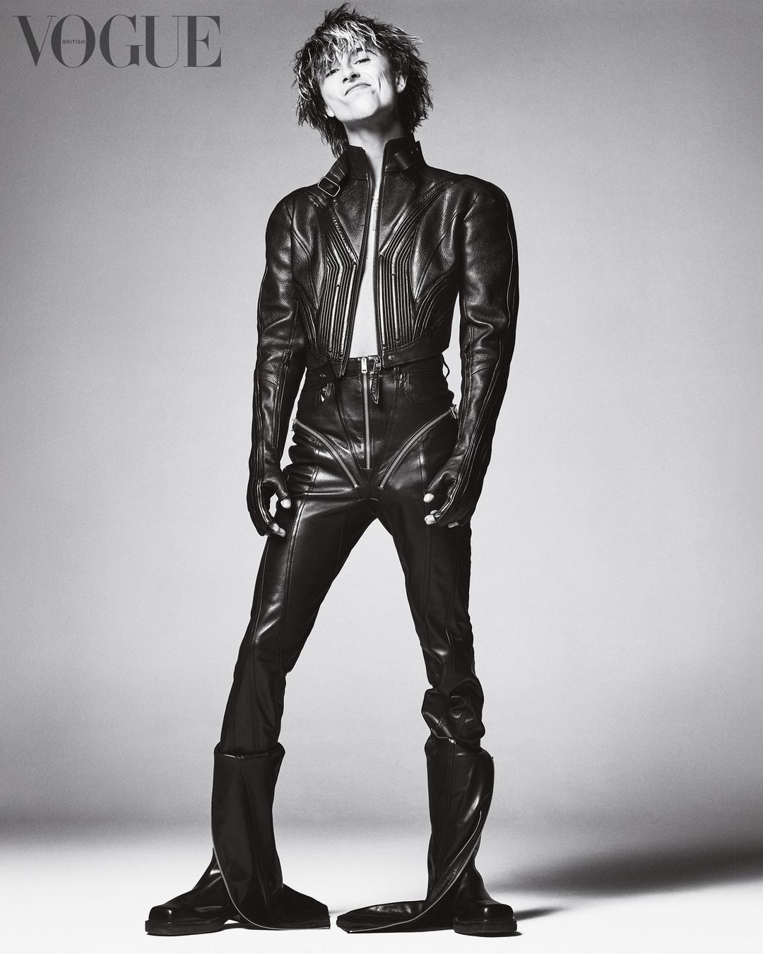 Игра с гендером: Тимоти Шаламе стал первым мужчиной на обложке Vogue UK