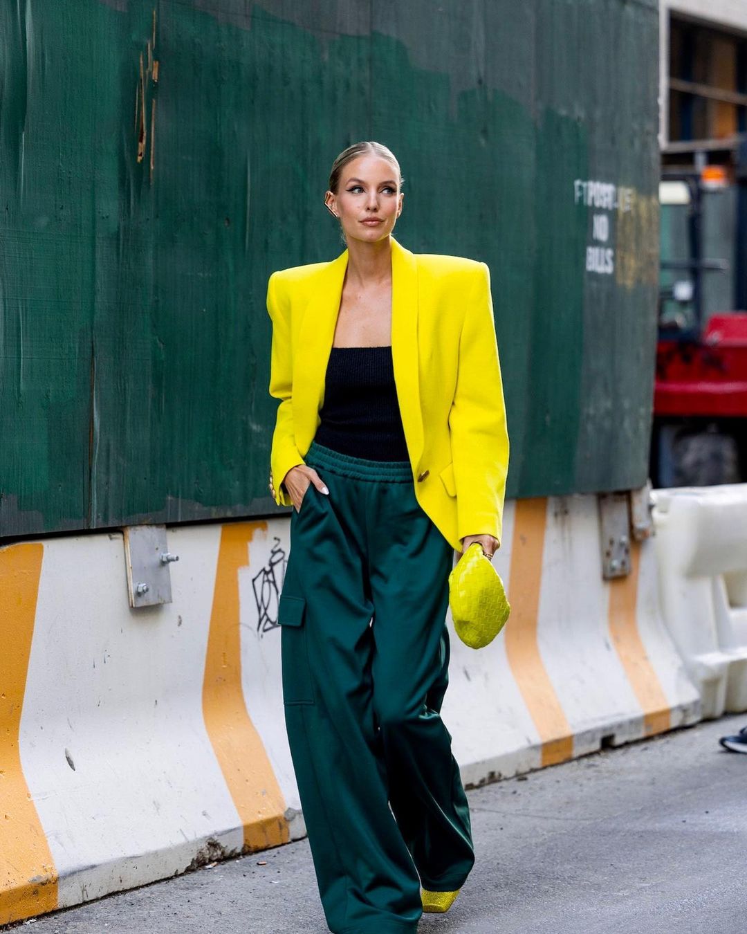 Икона стиля: 10 образов Леони Ханне на Неделе моды в Нью-Йорке