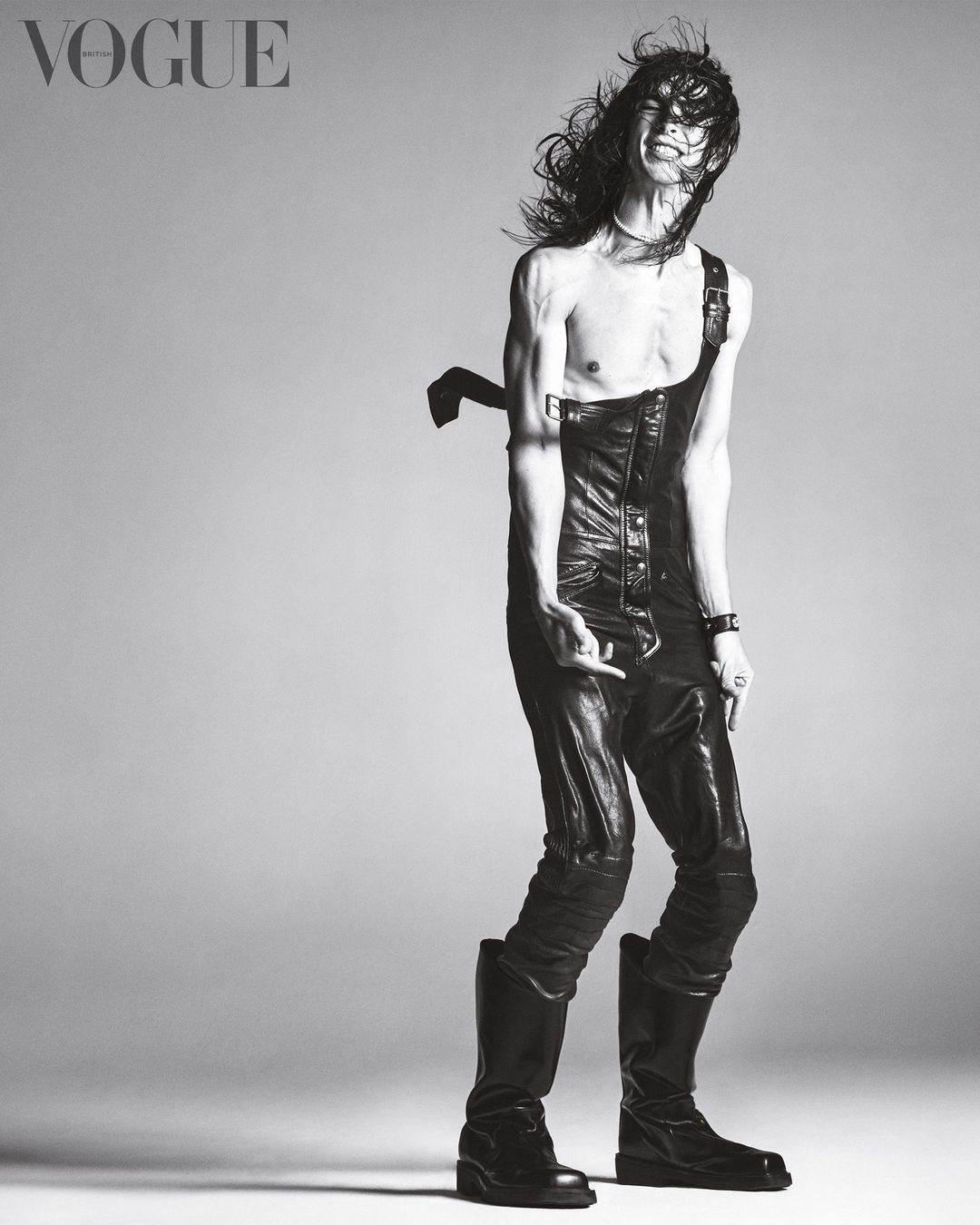 Гра з ґендером: Тімоті Шаламе став першим чоловіком на обкладинці Vogue UK