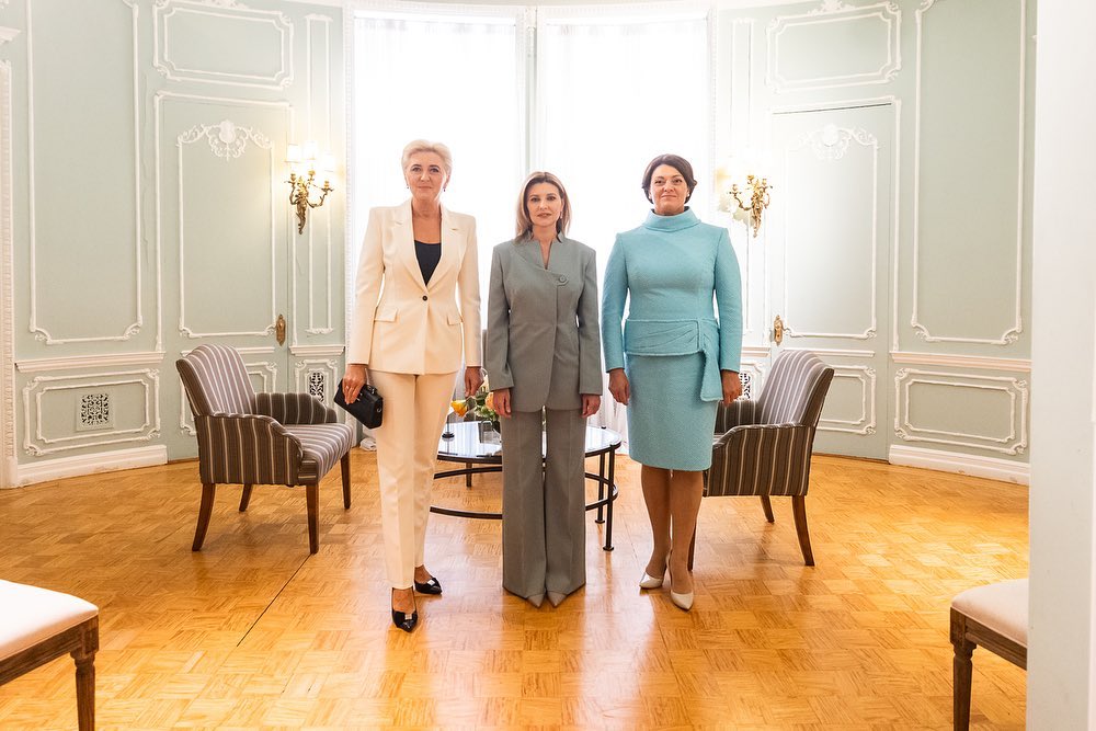 Встреча первых леди: Елена Зеленская пообщалась с женами глав Польши и Литвы