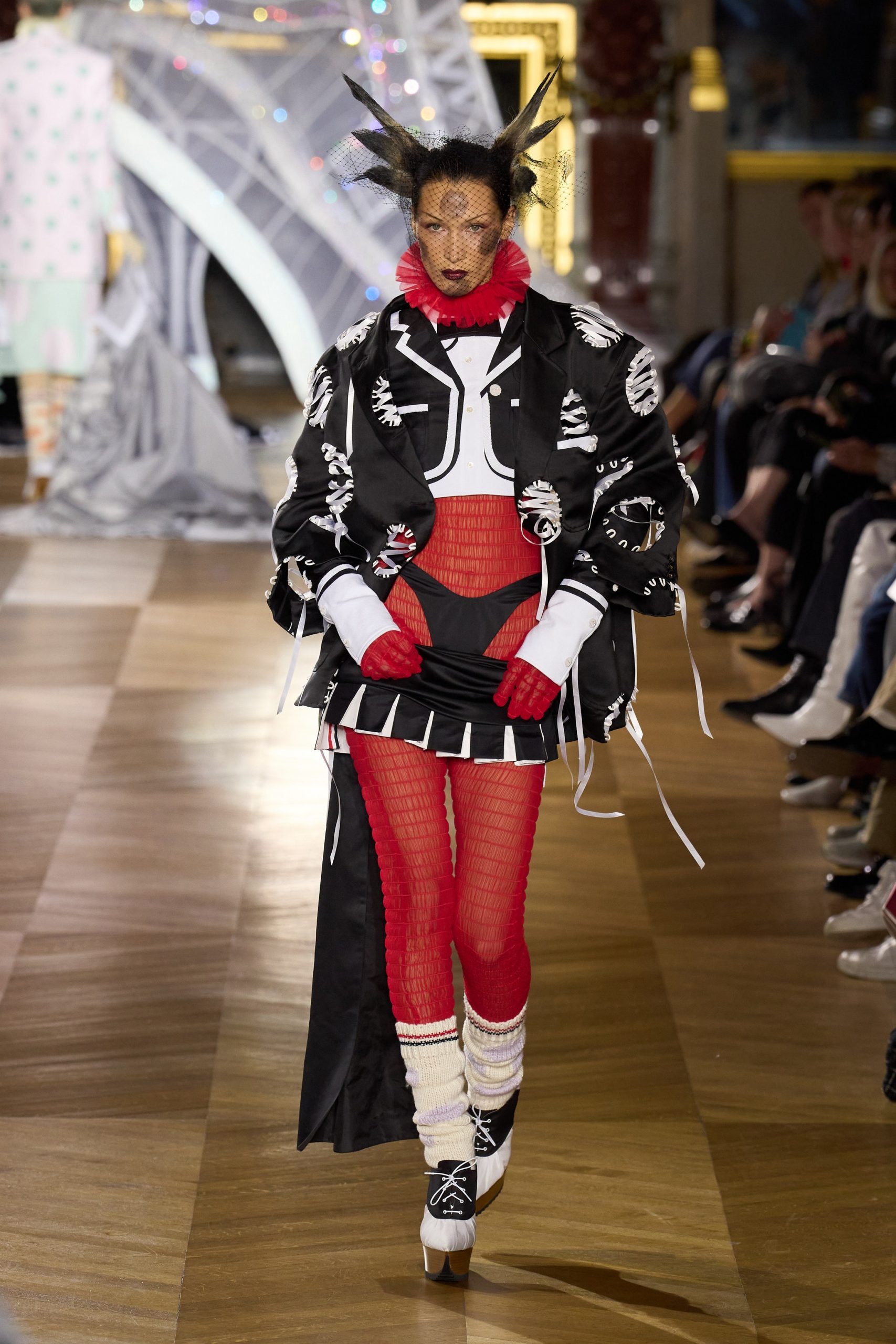 Головні подіумні образи Белли Хадід на Тижні моди в Парижі