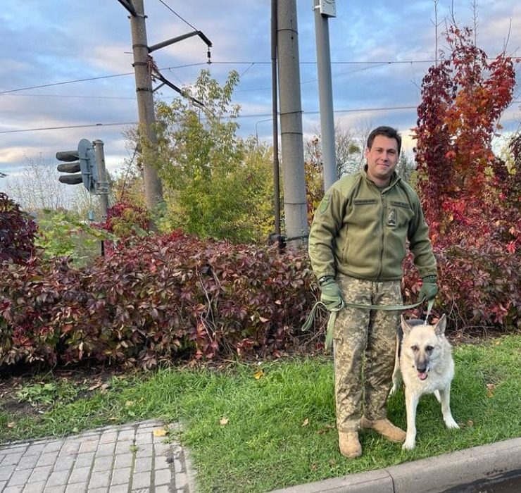 Андреа Бочеллі дав притулок пораненому псу, який пережив окупацію в Куп&#8217;янську