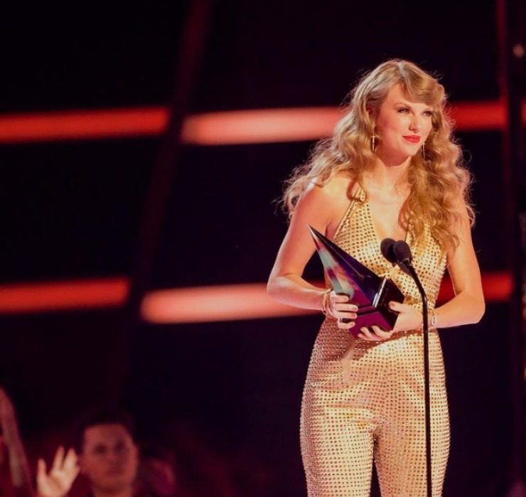 Тейлор Свифт стала триумфатором American Music Awards – 2022