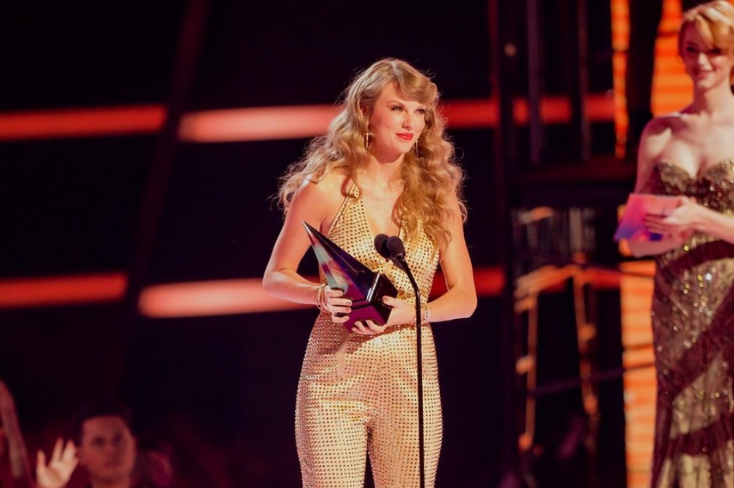 Тейлор Свіфт стала тріумфаторкою American Music Awards – 2022