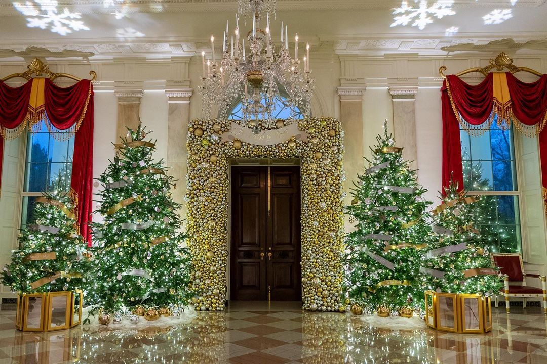 Как Джилл Байден украсила Белый дом к Рождеству