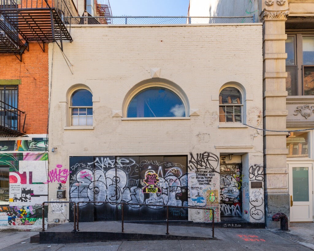 В Нью-Йорке можно арендовать последнюю квартиру Жан-Мишеля Баскии