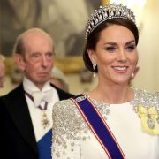 Счастливый и улыбающийся: новый официальный портрет именинника принца Уильяма