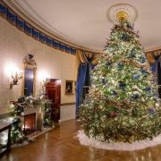 Мелания Трамп в последний раз украсила Белый дом к Рождеству