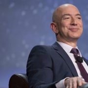 Колишня дружина засновника Amazon стала найбагатшою жінкою в США