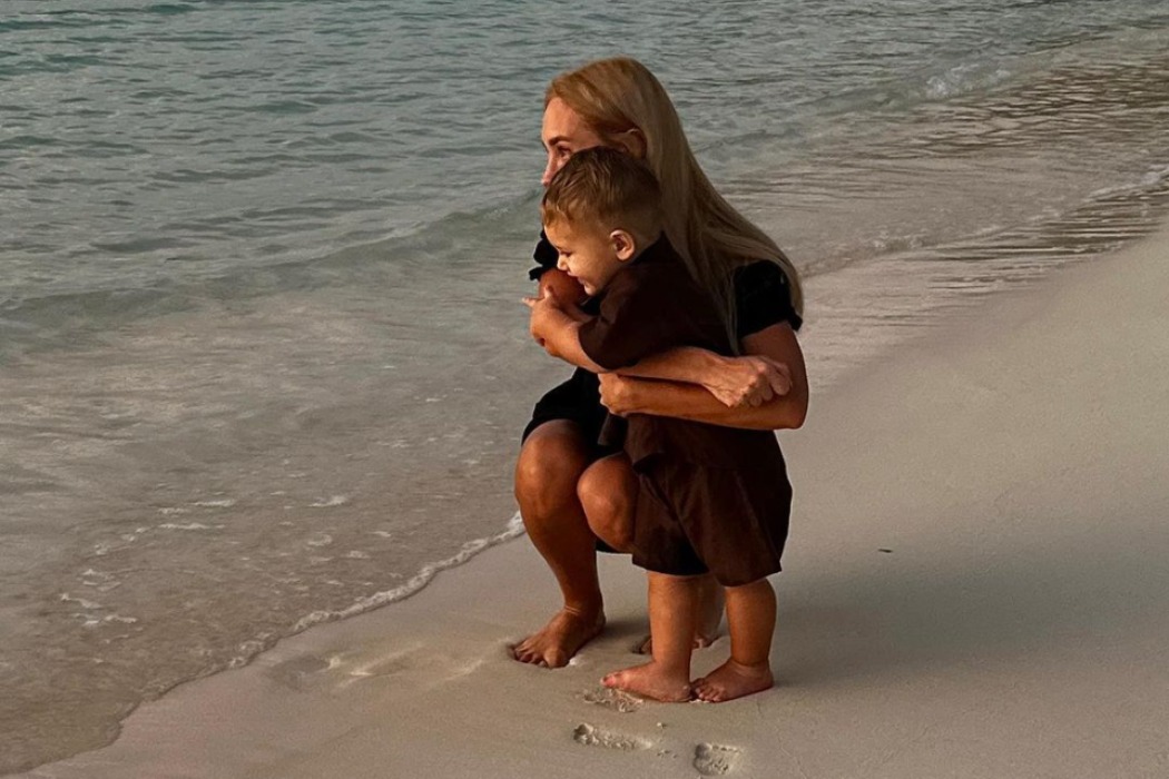 После расставания с мужем: Даша Квиткова с сыном отдыхает на Мальдивах