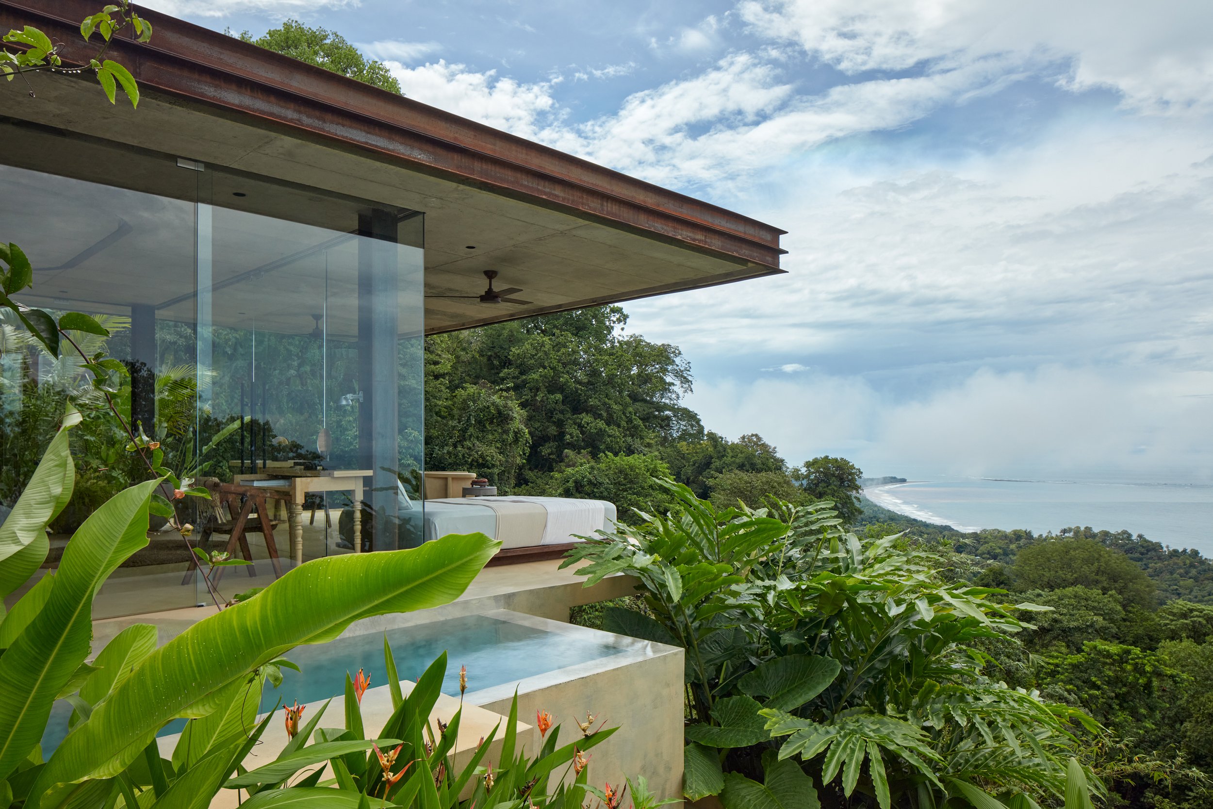Подивіться на будинки у джунглях Коста-Рики, в які захочеться втекти від усіх проблем