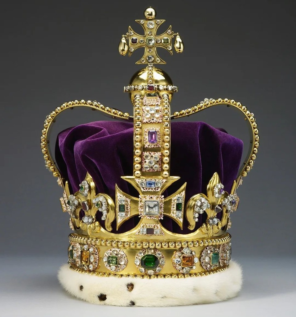 Порушуючи традиції: дружина Карла III вдягне на коронацію корону королеви Марії