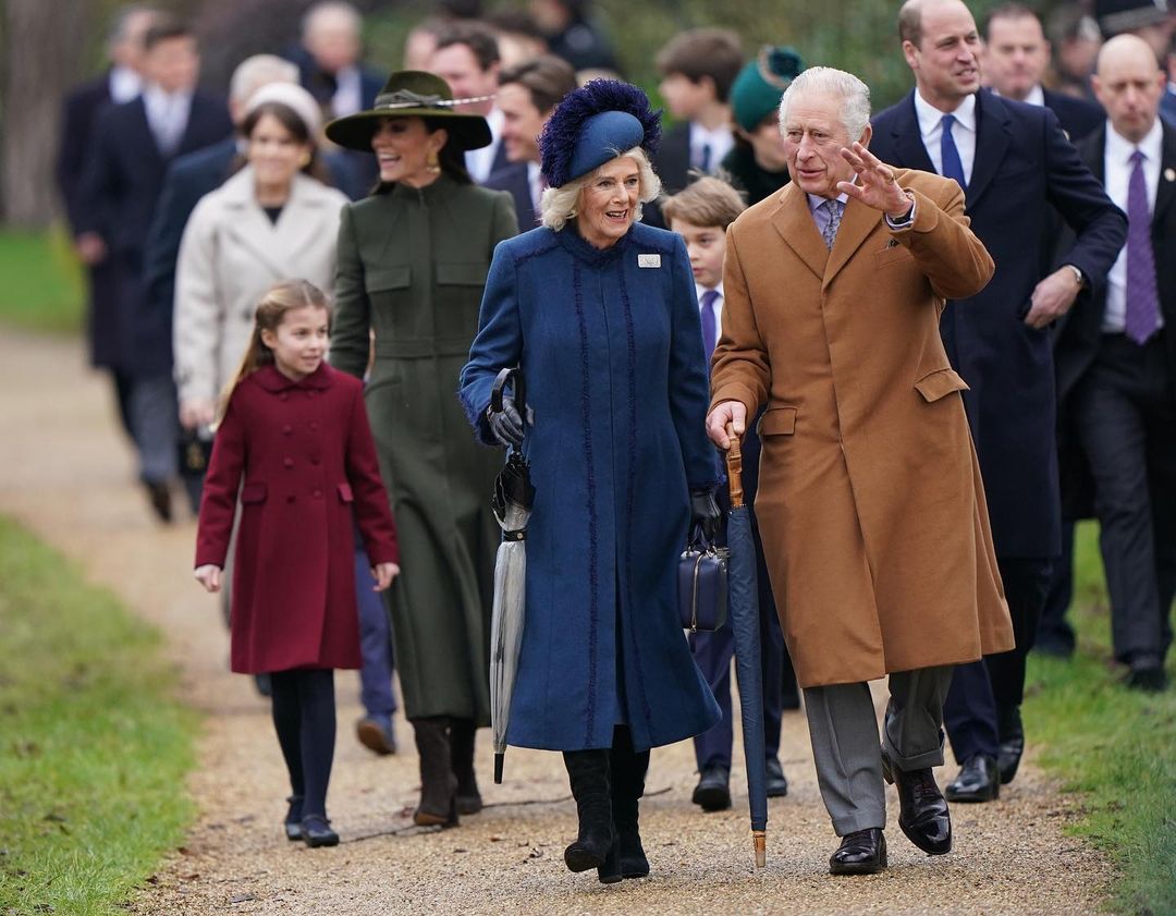 Королева Камілла найняла улюбленого дизайнера леді Ді для створення коронаційної сукні