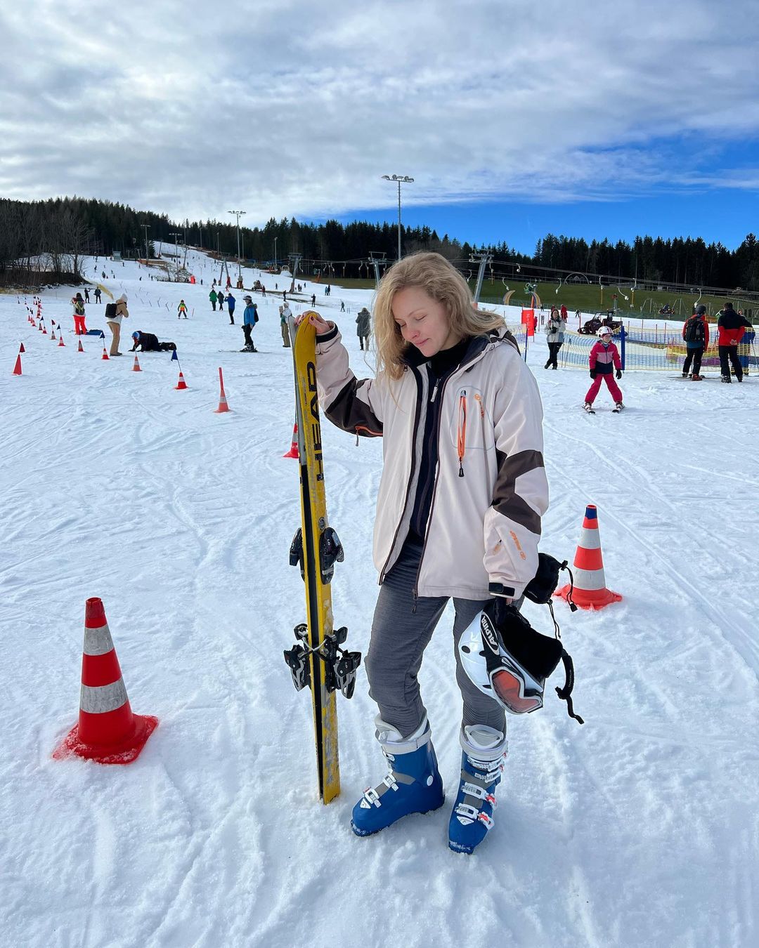Перемагаючи страх: Альона Шоптенко вперше стала на лижі