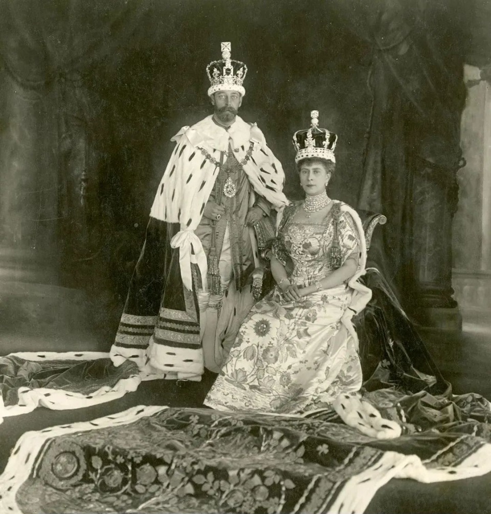 Порушуючи традиції: дружина Карла III вдягне на коронацію корону королеви Марії