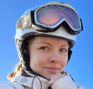 Перемагаючи страх: Альона Шоптенко вперше стала на лижі