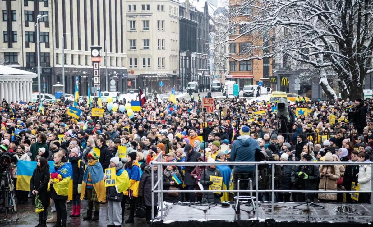 Во всем мире проходят акции в поддержку Украины