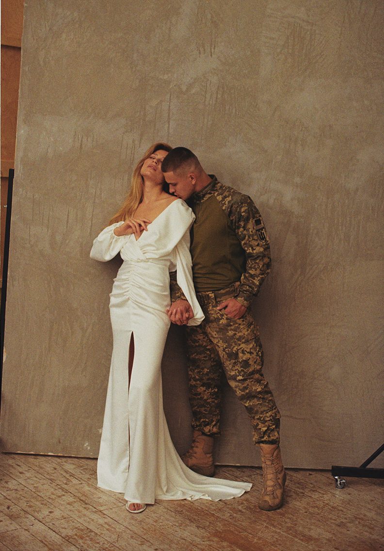 Тренд на кохання: зіркові пари розповідають, як одружилися під час війни