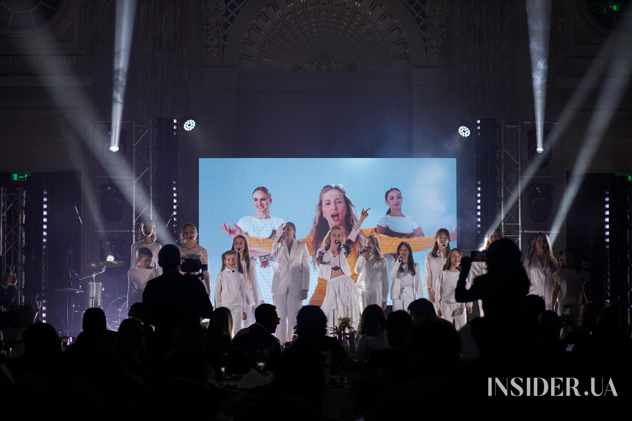 Макс Барських, Міша Романова та інші артисти підтримали благодійний вечір фонду «Мамине серце»