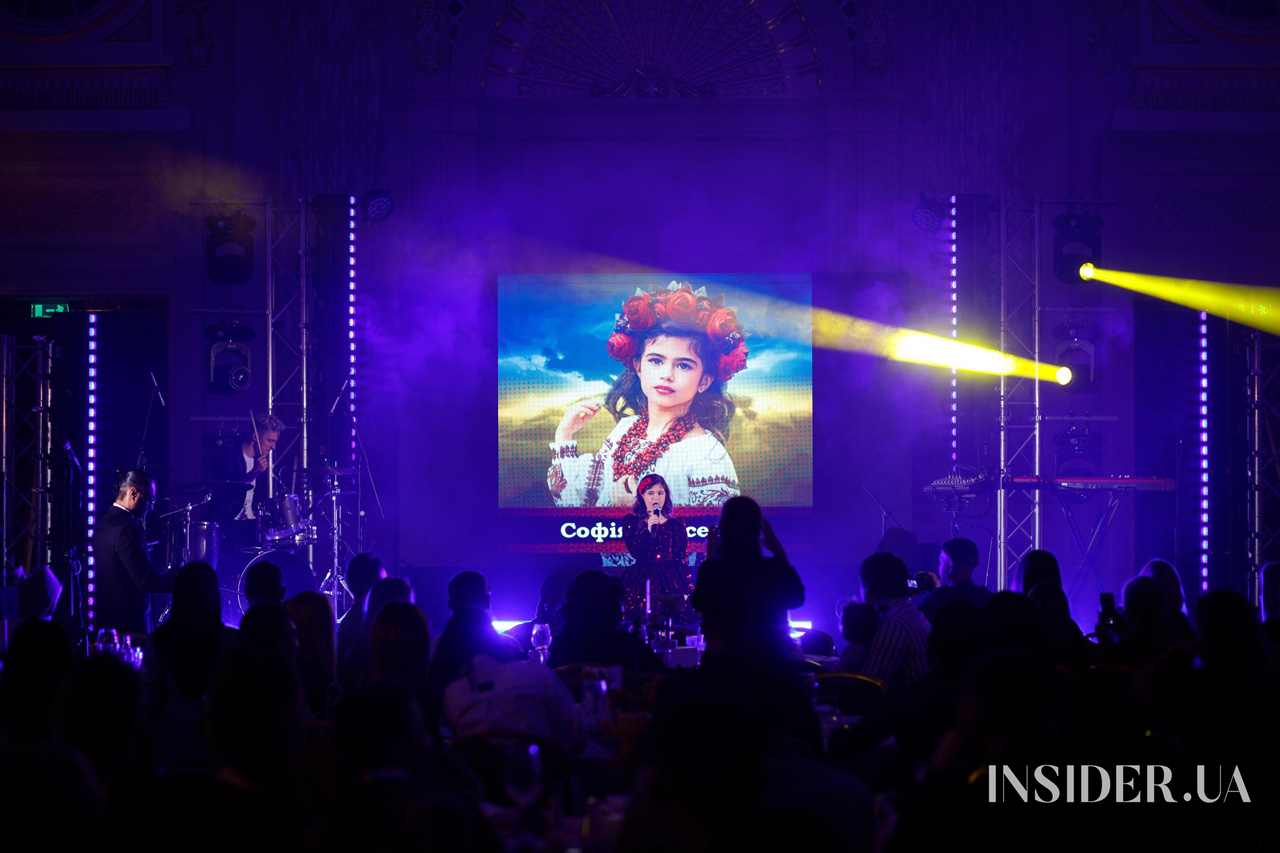 Макс Барських, Міша Романова та інші артисти підтримали благодійний вечір фонду «Мамине серце»