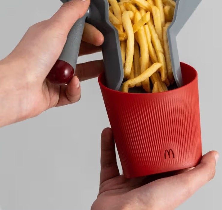 Французский McDonald’s представил многоразовую посуду