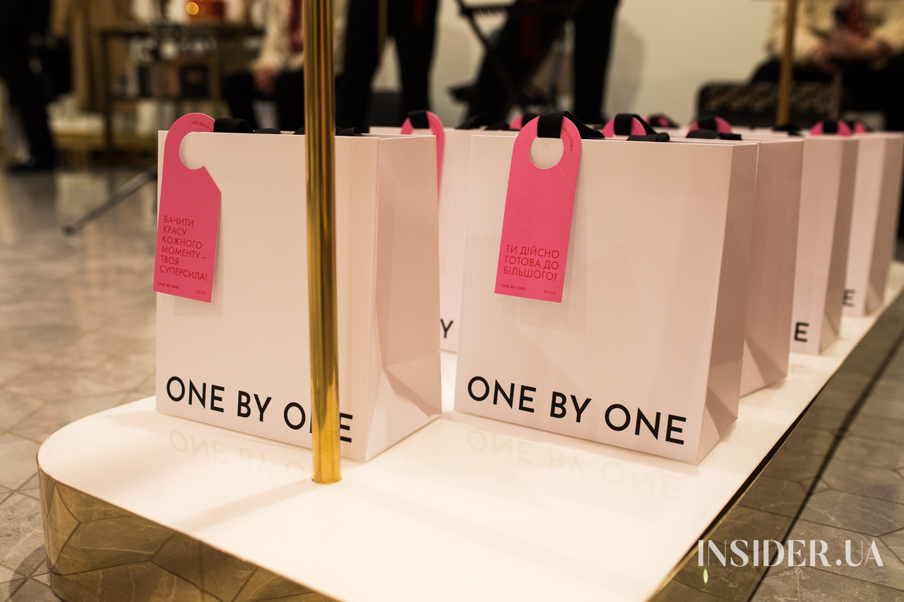 Анна Трінчер, Наталка Денисенко та інші гості презентації колекції One by One в ЦУМі