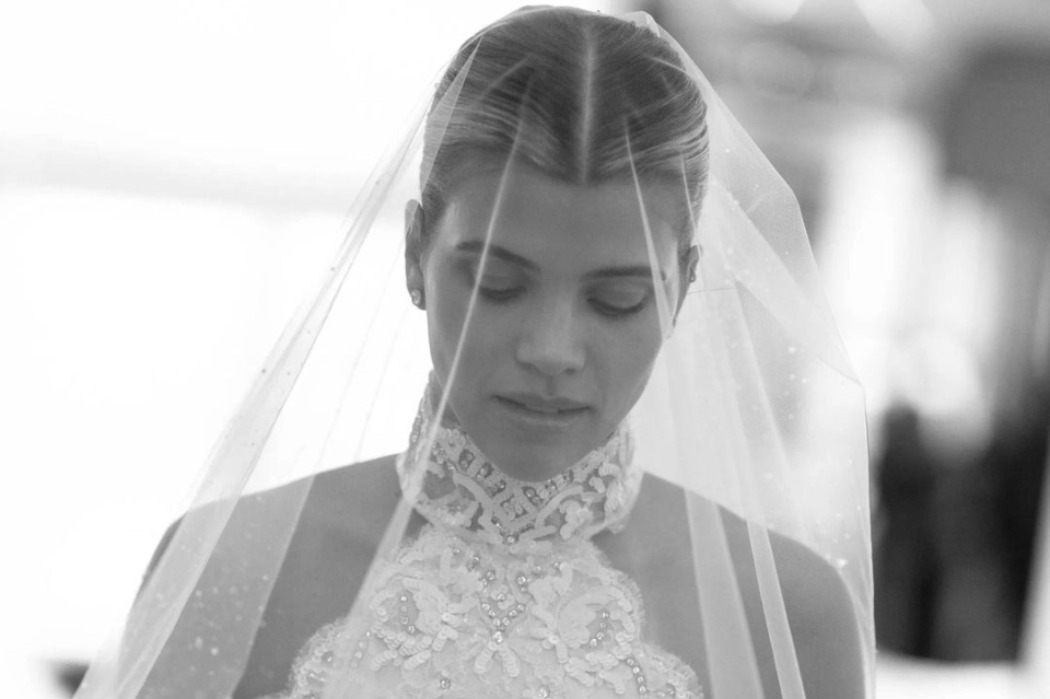 Модель Софія Річі вийшла заміж: розглядаємо фото та сукню Chanel