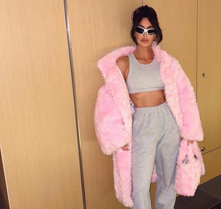 Ким Кардашьян снова носит Balenciaga после скандальной рекламы бренда