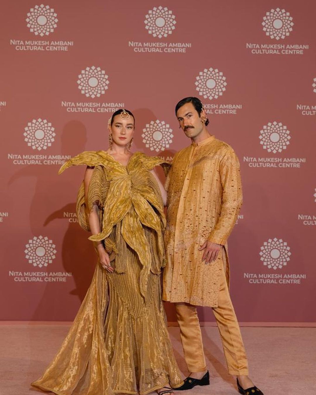 Приянка Чопра, Зендая та інші гості відкриття виставки India in Fashion в Мумбаї