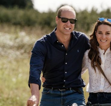 Кейт Миддлтон и принц Уильям показали новый портрет к 12-летию брака