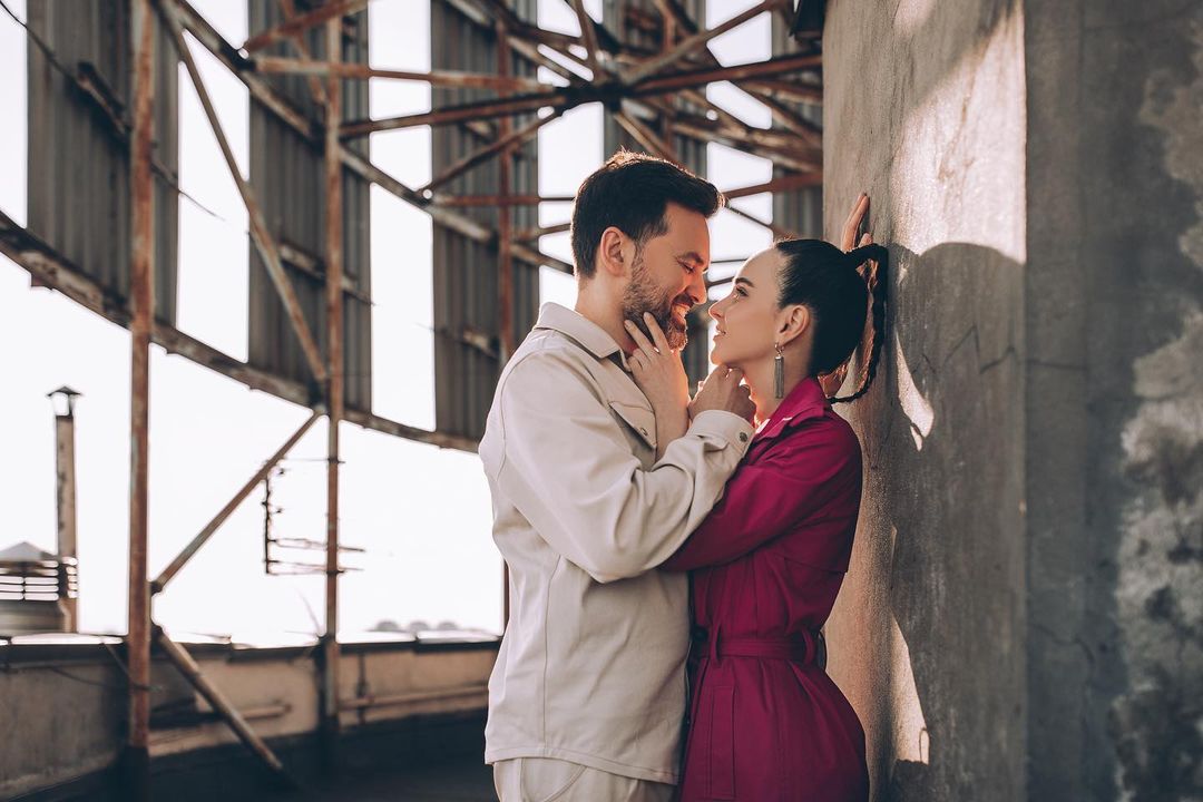 С видом на город: Тимур и Инна Мирошниченко устроили романтическую фотосессию