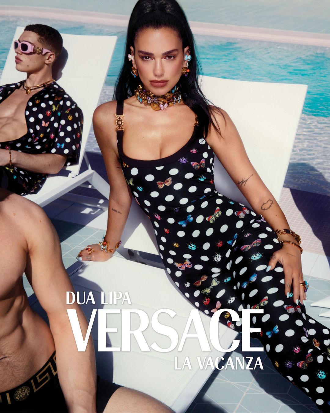 В Каннах прошел показ совместной коллекции Дуа Липы и Versace